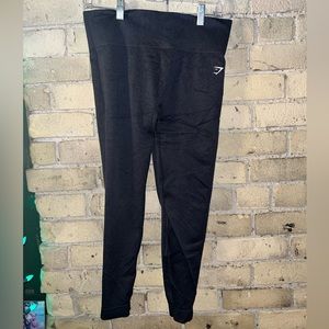 Gymshark dark grey leggings! Seamless cute leggings. No tag, fits like a medium.